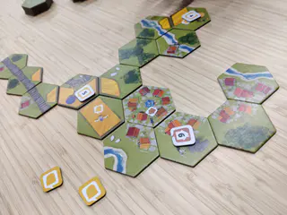 Dorfromantik: Das Brettspiel, Foto aus Wikimedia Commons